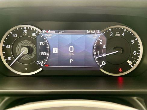 Used 2023 Land Rover Defender 110 S AWD/4WD image 33