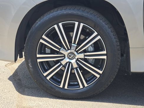 Used 2020 Lexus LX 570 4WD w/ Luxury Package image 12