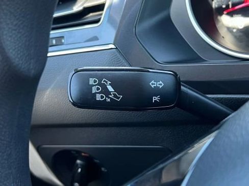 Used 2021 Volkswagen Tiguan S image 34