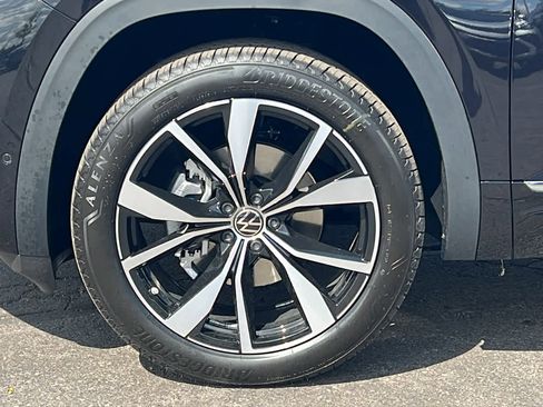 New 2026 Volkswagen Atlas SEL Premium R-Line image 9