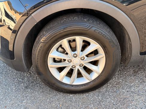 Used 2017 Kia Sorento FWD image 11