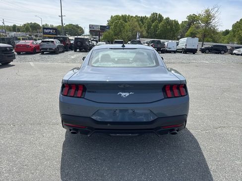 Used 2024 Ford Mustang Coupe image 4