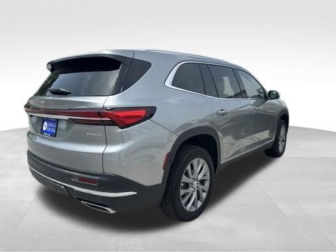 Used 2025 Buick Enclave Preferred AWD/4WD image 7