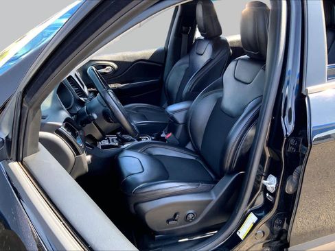 Used 2021 Jeep Cherokee Latitude Plus FWD image 8