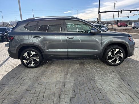 Certified 2025 Volkswagen Taos SE image 8