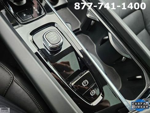 Certified 2025 Volvo XC60 B5 Core image 25