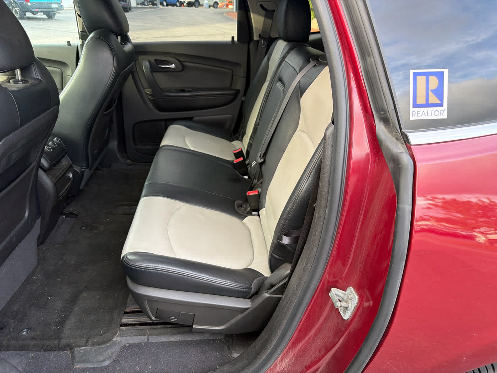 Used 2011 Chevrolet Traverse LT w/ Personal Connectivity Package AWD/4WD image 6