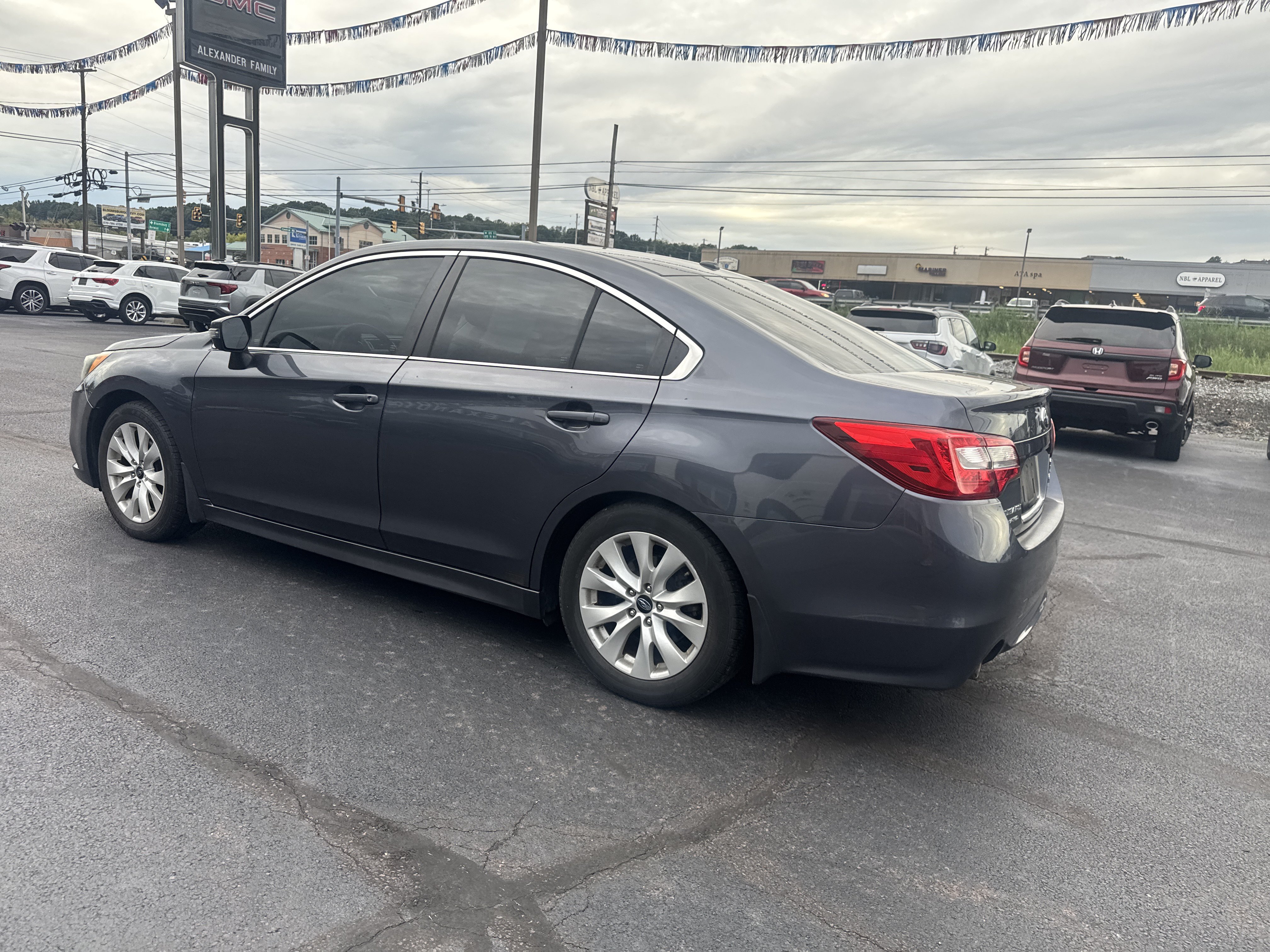 Used 2015 Subaru Legacy 2.5i Premium AWD/4WD image 6