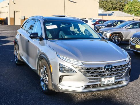 Used 2021 Hyundai Nexo Limited FWD image 3