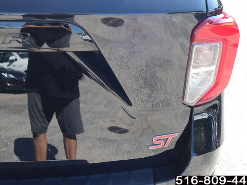Used 2022 Ford Explorer ST w/ ST Street Pack image 31