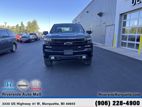 Used 2019 Chevrolet Silverado 1500 LT Trail Boss w/ Convenience Package image 2