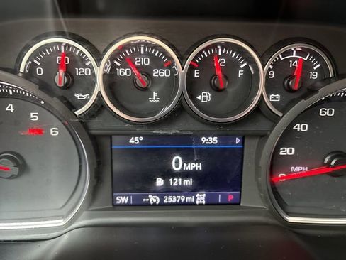 Used 2021 Chevrolet Tahoe Z71 w/ Luxury Package image 17