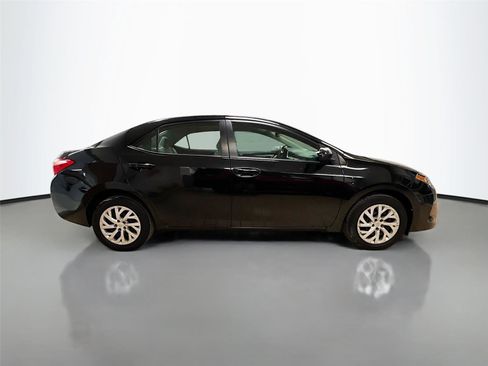 Used 2017 Toyota Corolla LE image 34