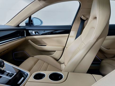 Used 2021 Porsche Panamera 4 image 26