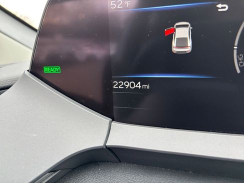 Used 2025 Toyota Prius LE image 38