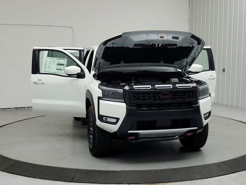 New 2026 Nissan Frontier PRO-4X w/ Pro-4x Convenience Package image 10