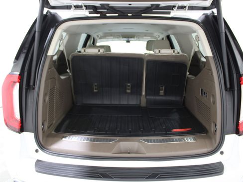 Used 2022 GMC Yukon XL Denali w/ Advanced Technology Package image 34