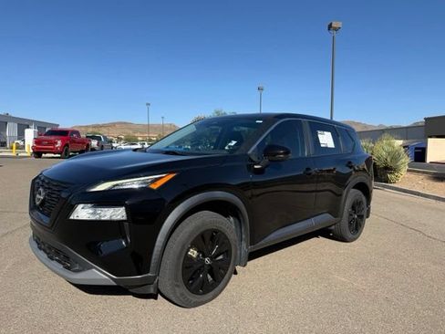 Used 2022 Nissan Rogue SV FWD image 1