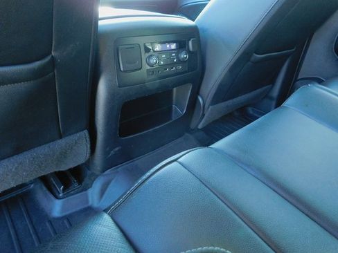 Used 2017 GMC Yukon SLT image 23