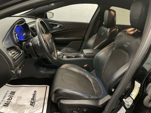 Used 2016 Chrysler 200 S w/ Comfort Group AWD/4WD image 10