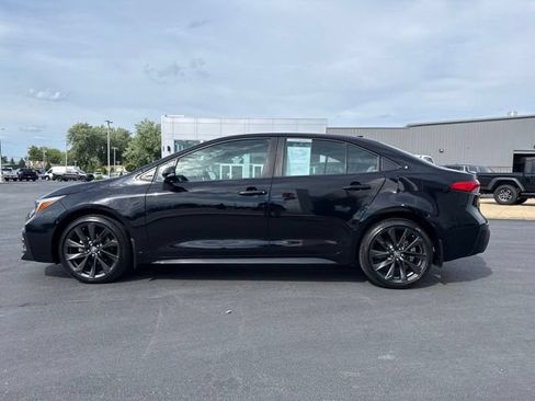Used 2023 Toyota Corolla SE w/ Carpet Mat Package (TMS) FWD image 4