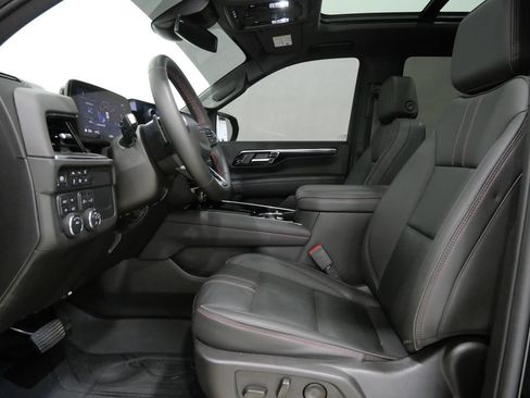Used 2025 Chevrolet Tahoe RST w/ Comfort Package AWD/4WD image 12