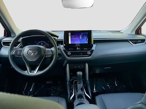 Used 2025 Toyota Corolla Cross XLE w/ Convenience Package AWD/4WD image 23