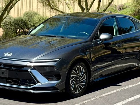 Used 2025 Hyundai Sonata Limited image 3