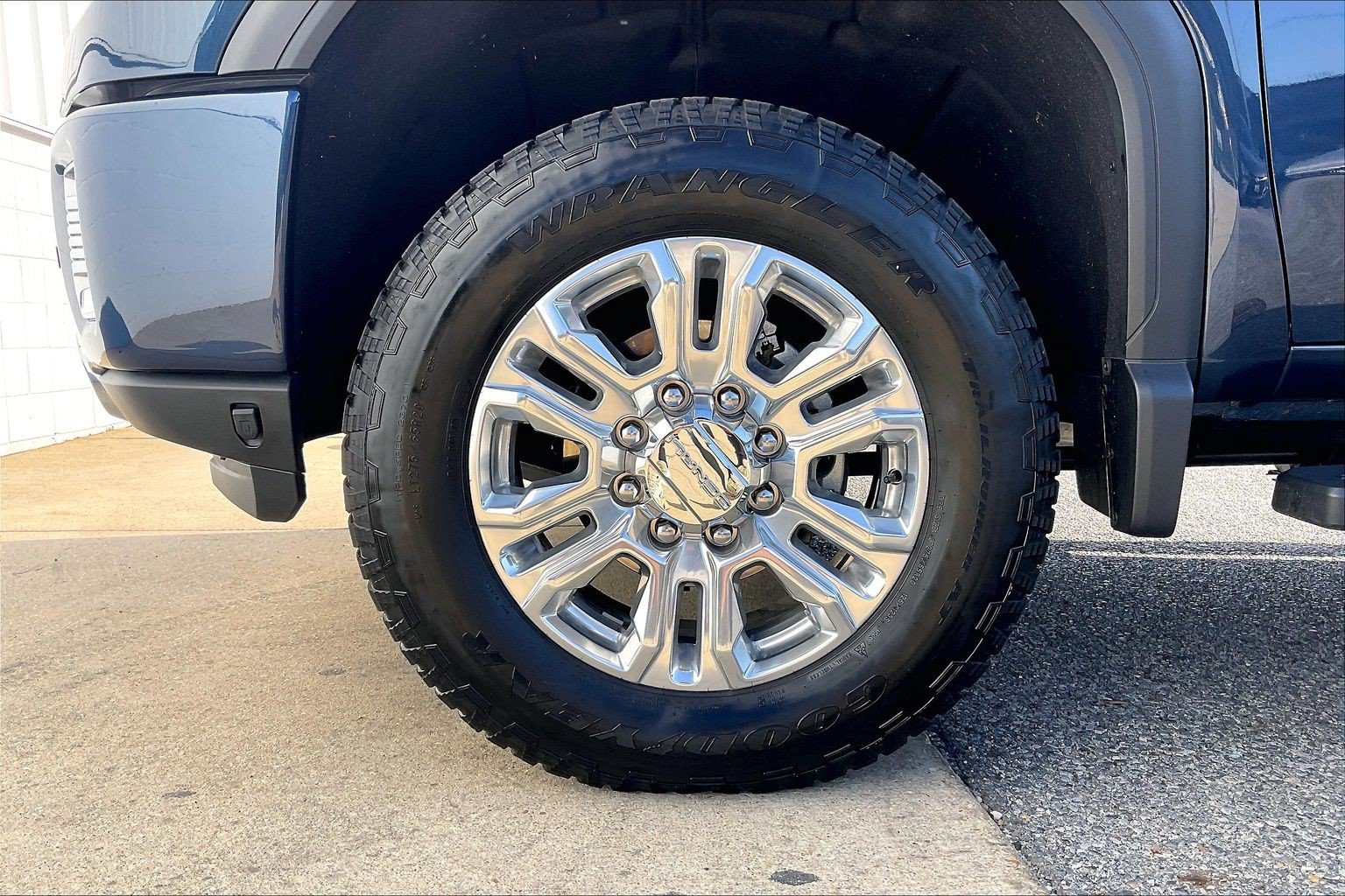 Used 2021 GMC Sierra 3500 Denali w/ Denali Ultimate Package AWD/4WD image 11