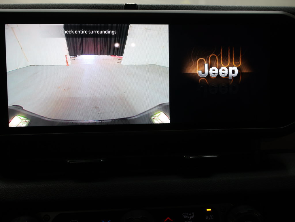 Used 2025 Jeep Gladiator Sport AWD/4WD image 24
