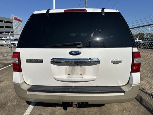Used 2010 Ford Expedition EL 2WD image 2
