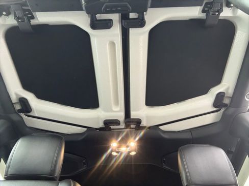 Used 2022 Jeep Wrangler Unlimited Rubicon w/ LED Lighting Group image 50