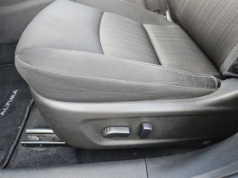 Used 2024 Nissan Altima 2.5 SV image 13