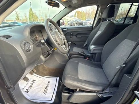 Used 2014 Jeep Compass Sport image 11