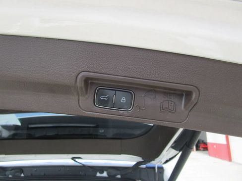 Used 2021 Ford Explorer King Ranch w/ Premium Technology Package AWD/4WD image 29