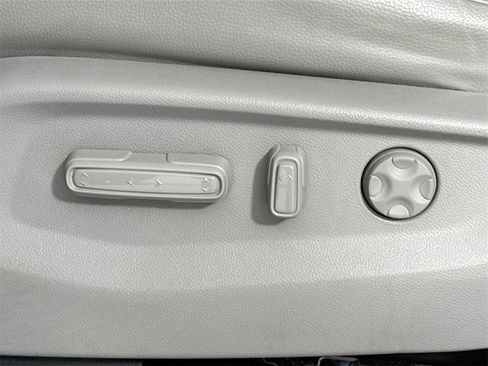 Used 2018 Honda Odyssey Touring image 16