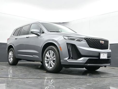 New 2025 Cadillac XT6 Luxury image 38