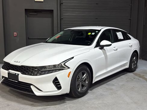 Used 2023 Kia K5 LXS FWD image 3