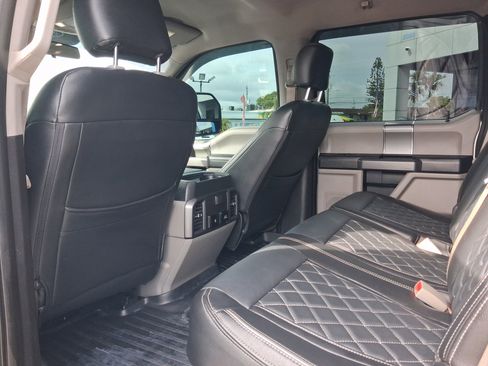 Used 2018 Ford F250 XLT w/ XLT Premium Package AWD/4WD image 22