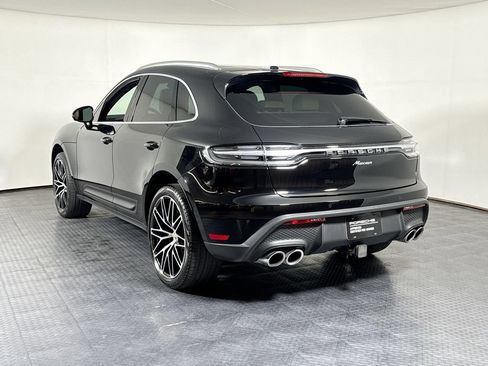 Certified 2023 Porsche Macan AWD/4WD image 3