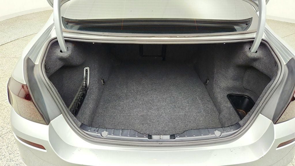 Used 2016 BMW 550i Sedan RWD image 23