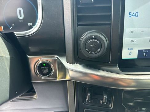 Used 2022 Ford F150 Lariat image 23