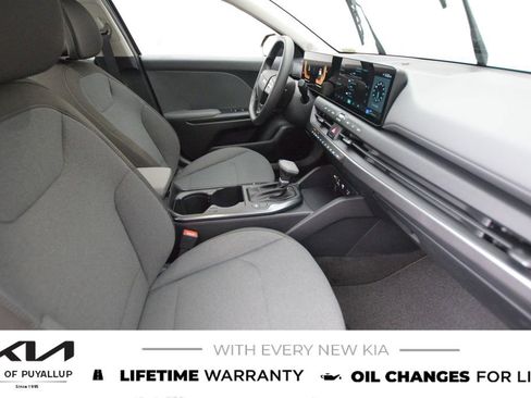 New 2025 Kia K4 LXS image 16