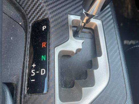 Used 2013 Toyota RAV4 Limited AWD/4WD image 22
