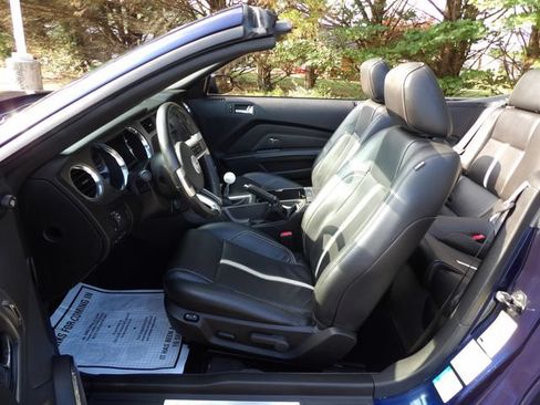Used 2011 Ford Mustang GT Premium w/ Electronics Pkg RWD image 18