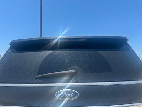 Used 2021 Ford Expedition Limited AWD/4WD image 4