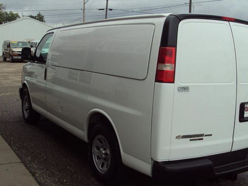 Used 2014 Chevrolet Express 1500 AWD image 15