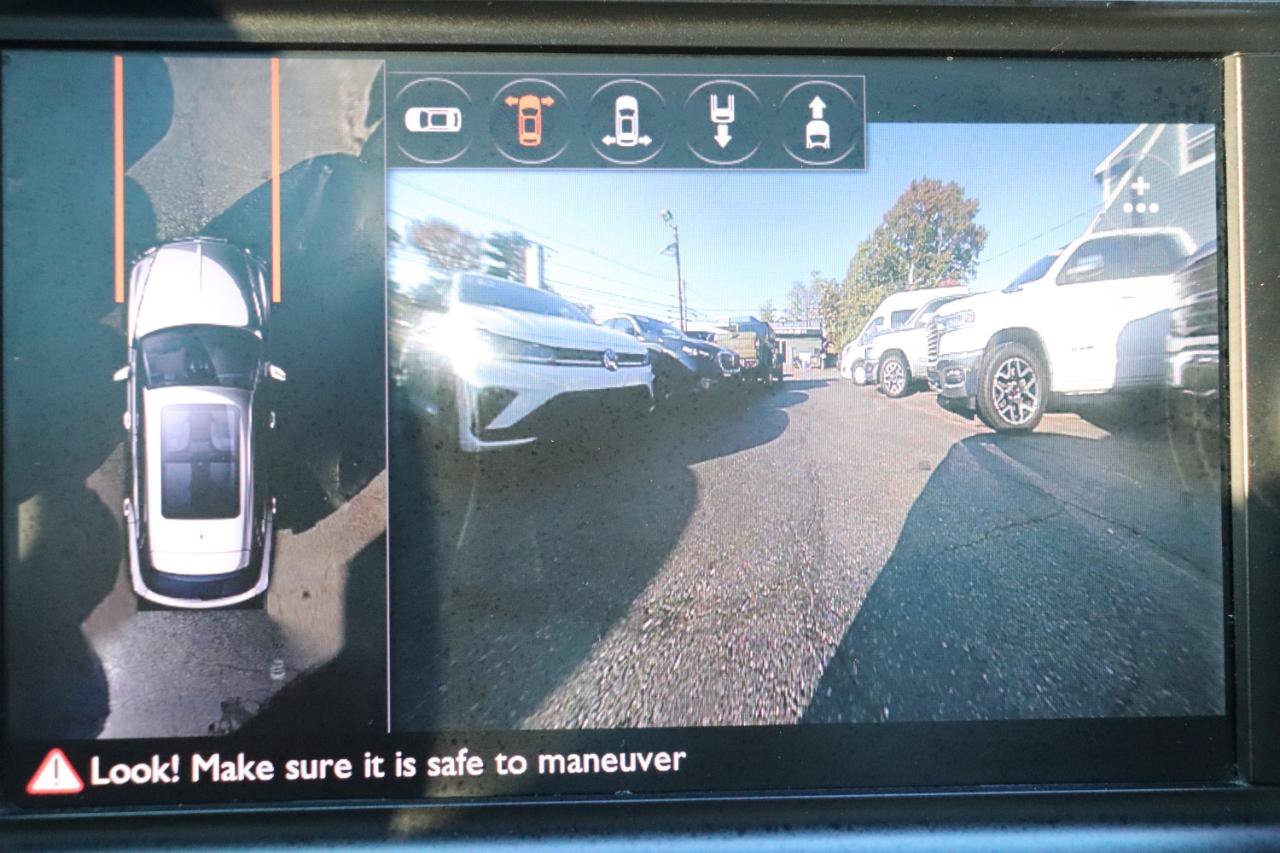 Used 2018 Bentley Bentayga AWD/4WD image 45