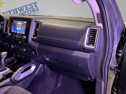 Used 2024 Nissan Frontier SV w/ Technology Package AWD/4WD image 27