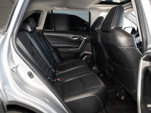Used 2022 Toyota RAV4 XLE Premium FWD image 41
